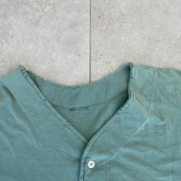 Vintage 90s Tasmanian Devil "Crossing the line" Baseball Jersey MLB Looney Toons - Picture 4 of 7